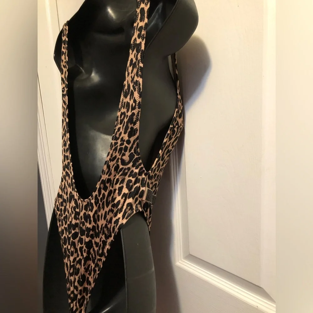 Victoria’s Secret ￼Leopard 🐆 swimsuit /￼ Bodysuit￼ - Picture 9 of 16